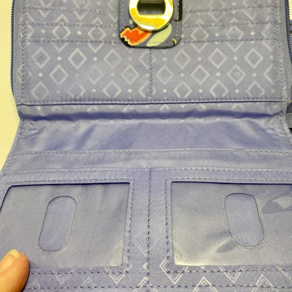 New Vera Bradley Turnlock Wallet retired 2023 Mural Garden pattern. RFID. - Picture 5 of 5
